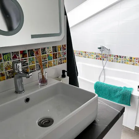 Luxurious In Apartment *